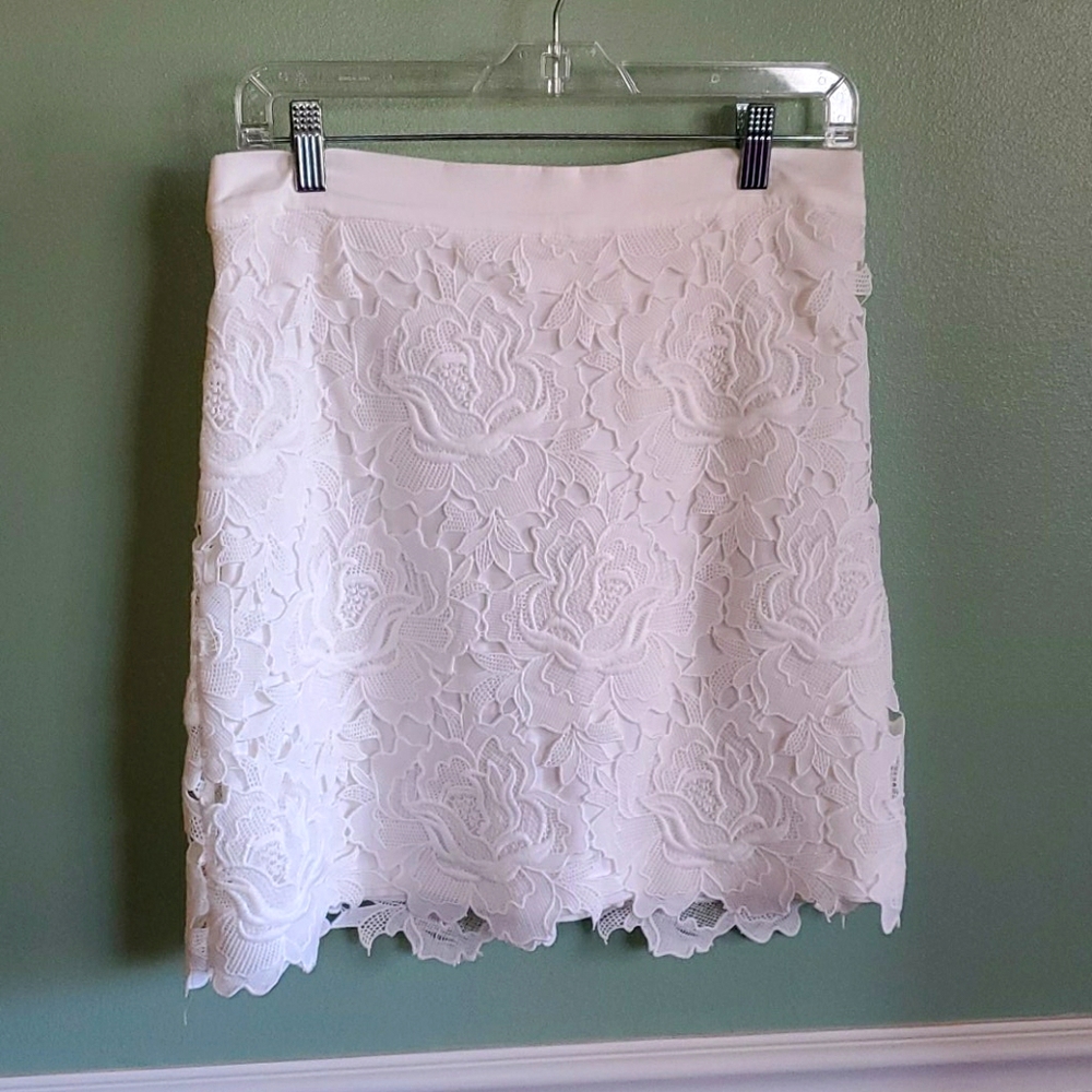 Lace skirt